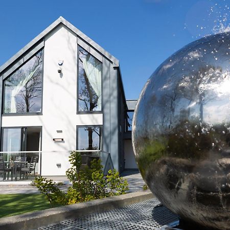 Dafarn Newydd Lodge Клангефни Екстериор снимка