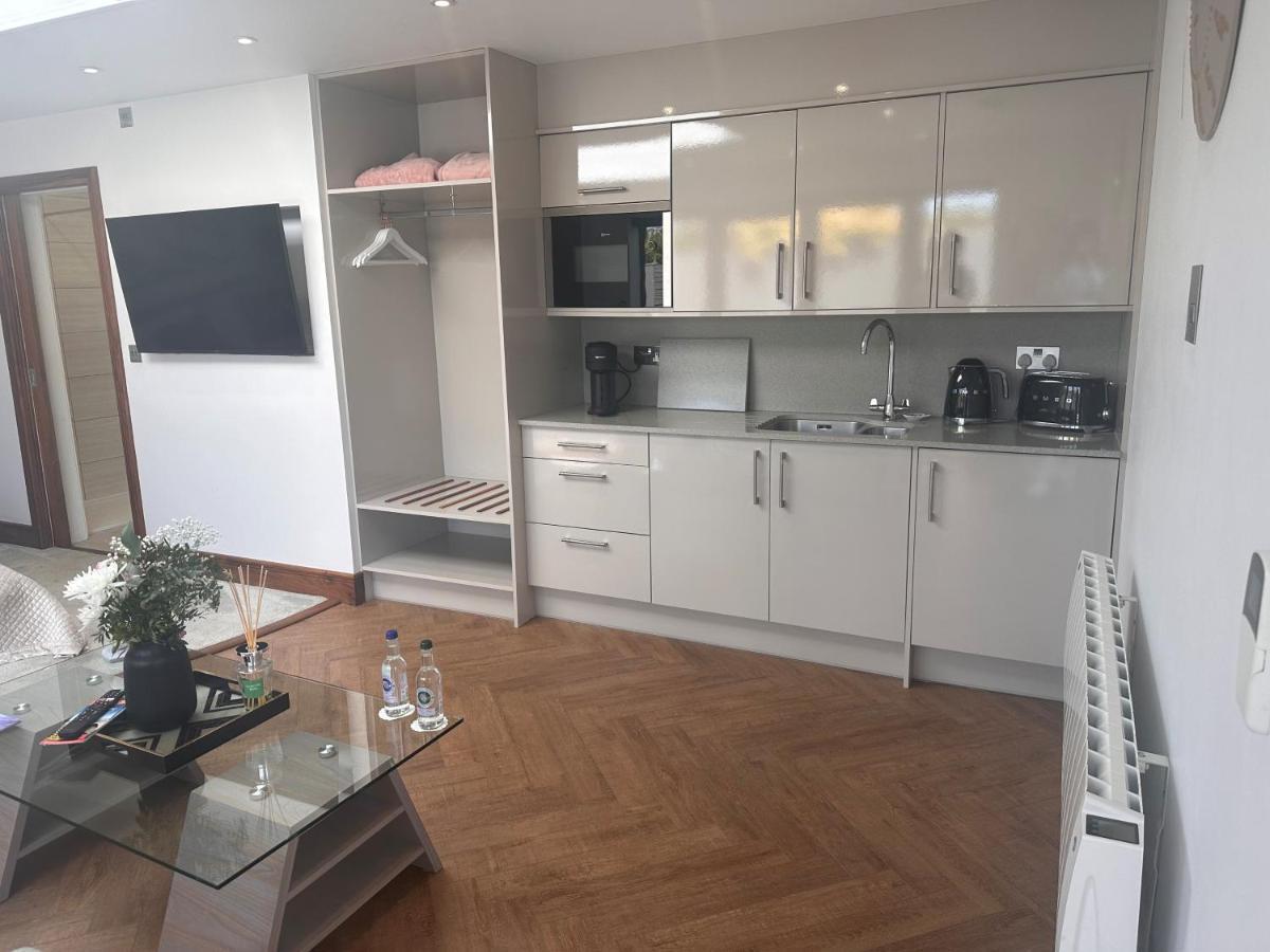 Dafarn Newydd Lodge Клангефни Екстериор снимка