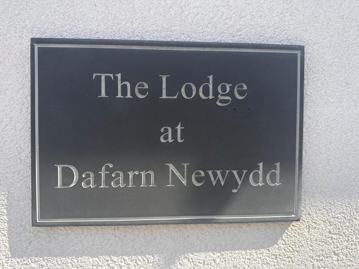 Dafarn Newydd Lodge Клангефни Екстериор снимка
